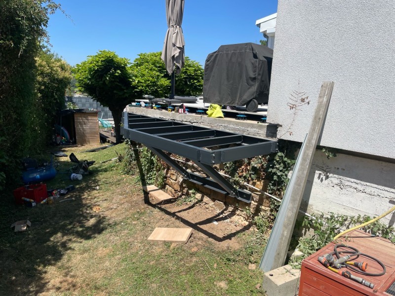 Une extension de terrasse sur-mesure à Fleurieux-sur-l’Arbresle : une transformation