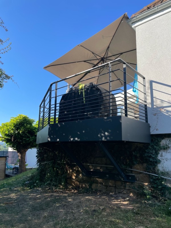 Une extension de terrasse sur-mesure à Fleurieux-sur-l’Arbresle : une transformation